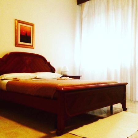 A Due Passi Rooms 马达莱纳 外观 照片