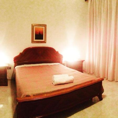 A Due Passi Rooms 马达莱纳 外观 照片